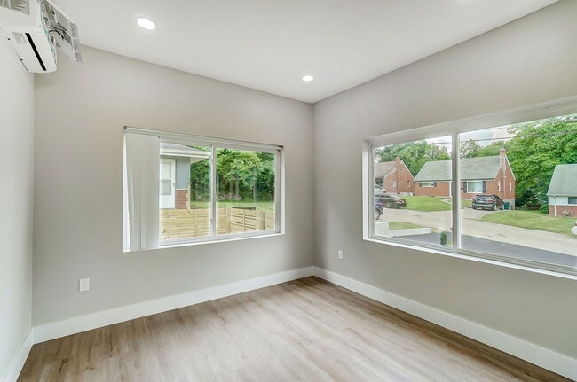 Building Photo - 3719 Kirkup Ave