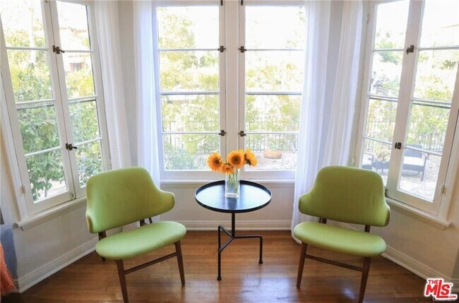 Building Photo - 601 Sweetzer Ave