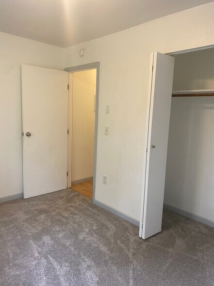 Building Photo - 2260 W Melanie Ave