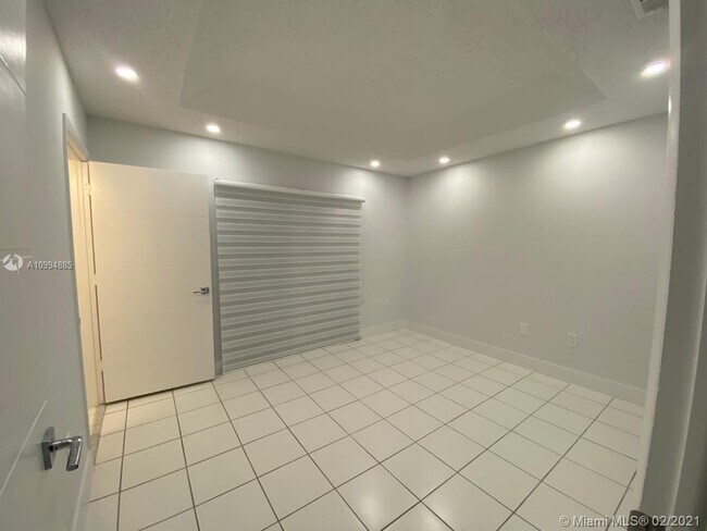 Building Photo - 312 NW 114th Ave