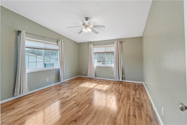 Building Photo - 1468 Briarwood Rd NE