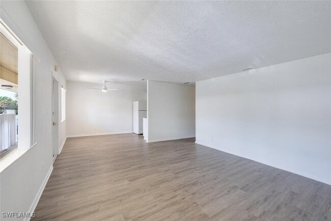 Building Photo - 4603 Bayshore Dr