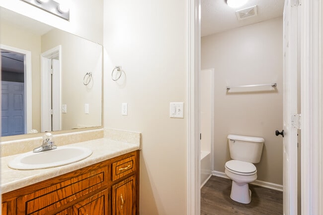 Building Photo - 451 Cranklen Cir
