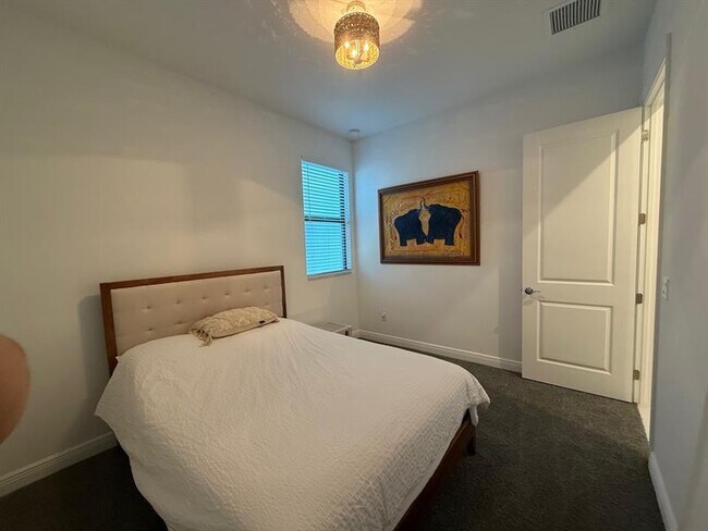 Building Photo - 187 SE Via Sangro