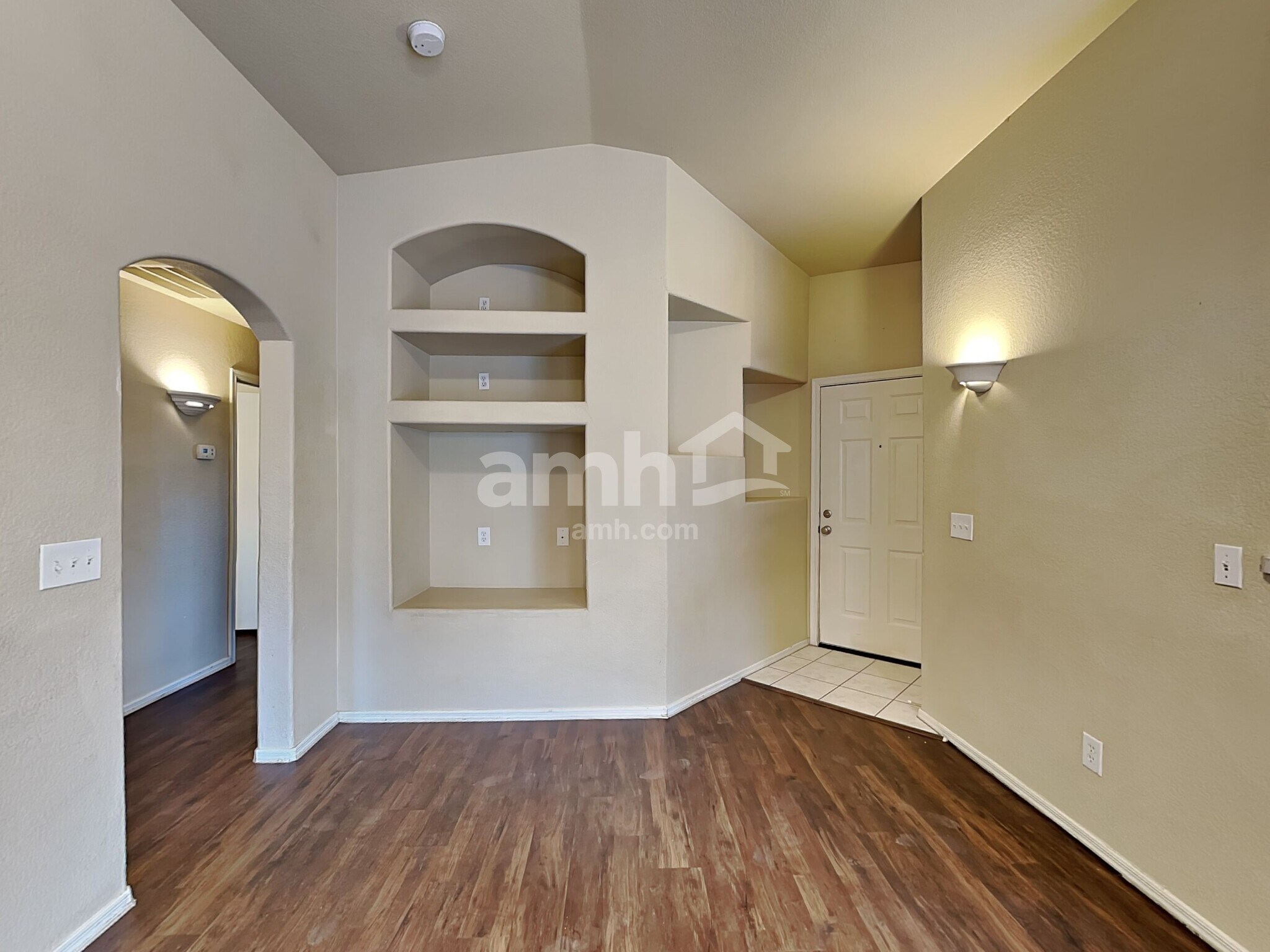 Building Photo - 8271 S Via del Forjador