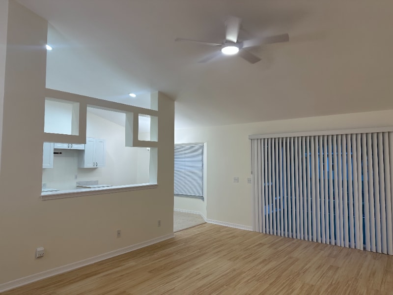 Building Photo - 914 SW Cecil Ln