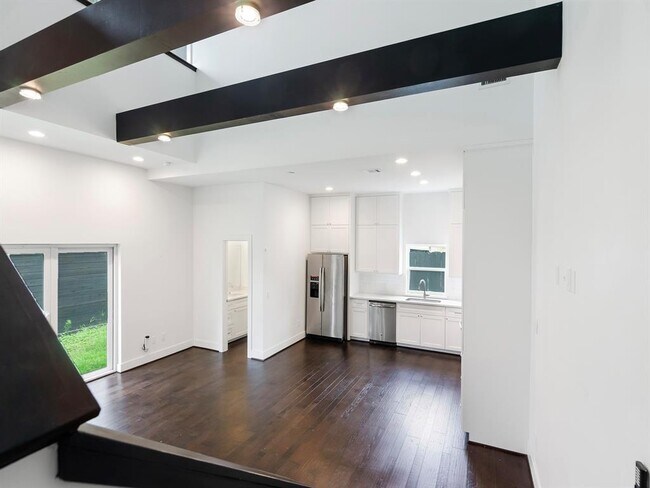 Building Photo - 7706 Jack Oak Ave