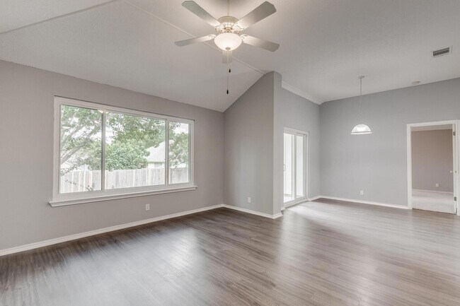 Building Photo - 16809 Bailey Jean Dr