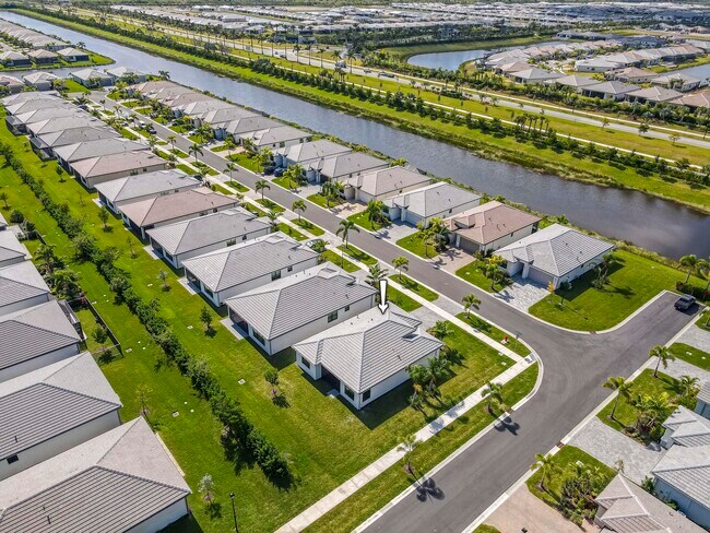 Building Photo - 12555 SW Manatee Marsh Ter