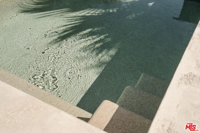 Building Photo - 1097 W Kensington Rd