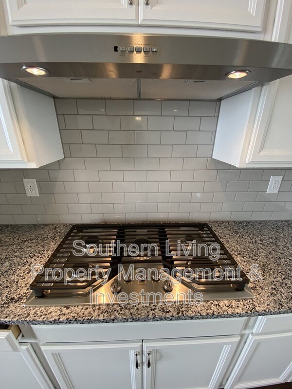 Building Photo - 13109 Simoneaux Ln