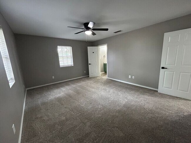 Building Photo - Lakeside Dream Home: Fully Remodeled 4BD/2BA Near Loop 323
