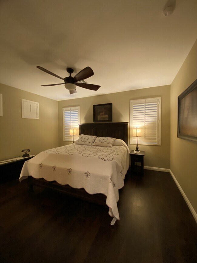 Building Photo - 826 Hemlock Ave