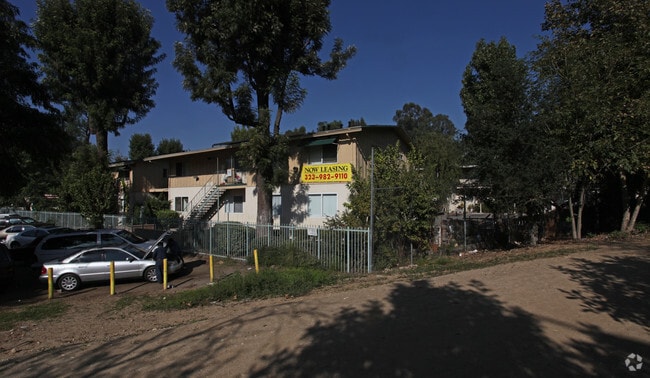 Primary Photo - Highland Village Apartments