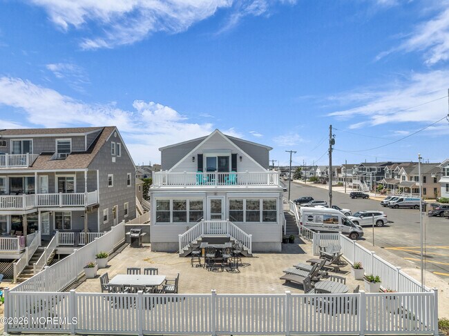 Building Photo - 2400 Oceanfront