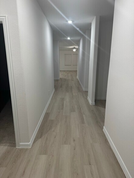 Building Photo - 608 Marigold Hl Wy