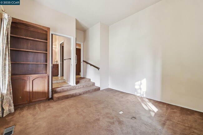 Building Photo - 58 St Andrews Ln