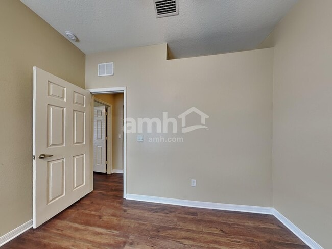 Building Photo - 9820 Jasmine Brook Cir