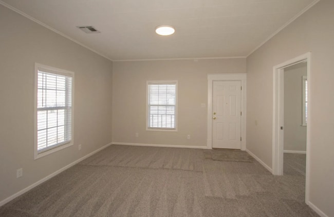 Building Photo - 3 Bed, 2 Bath in Claremore- Available Now!