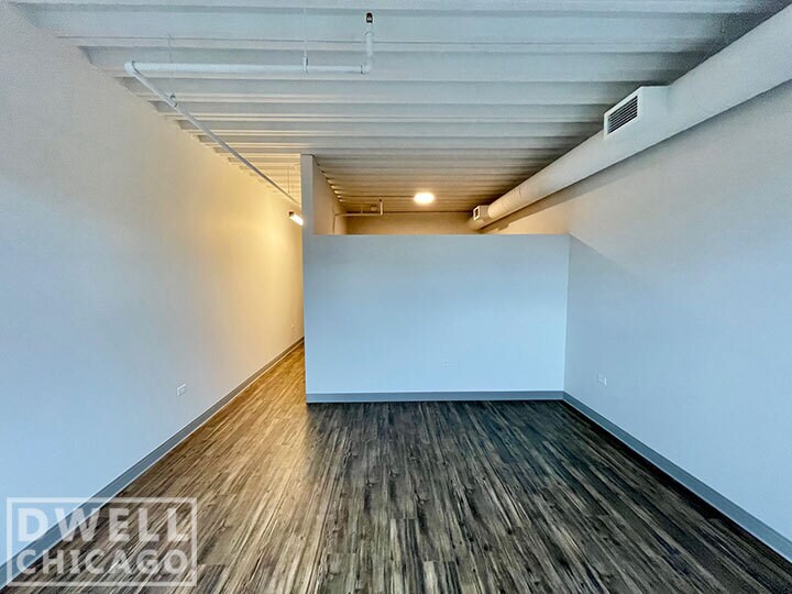 Building Photo - 951 W Dakin St