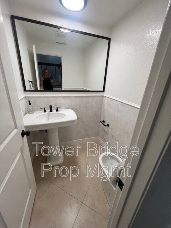 Building Photo - 2247 Atrisco Cir
