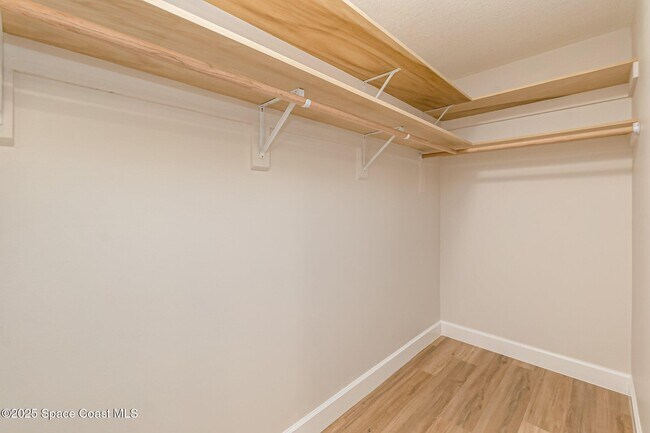 Building Photo - 115 Indian River Dr