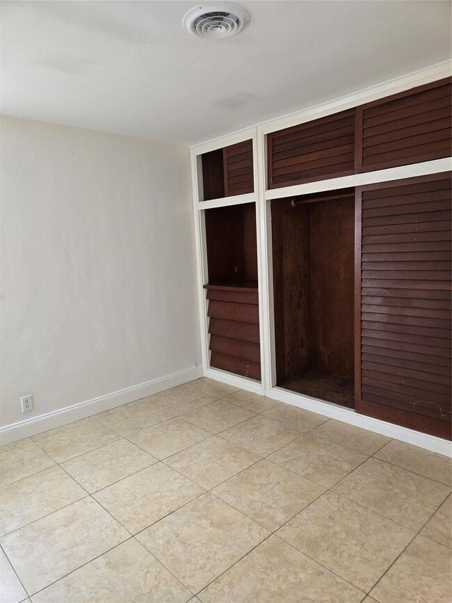 Building Photo - 1300 NW 61st Ave