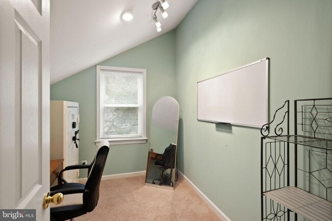 Building Photo - 10303 Bear Creek Dr