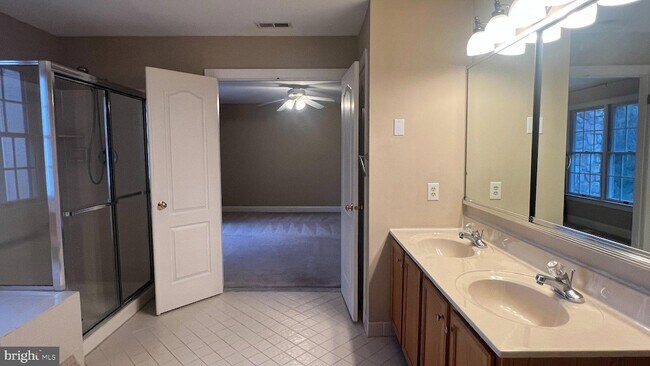 Building Photo - 67 Highpoint Dr