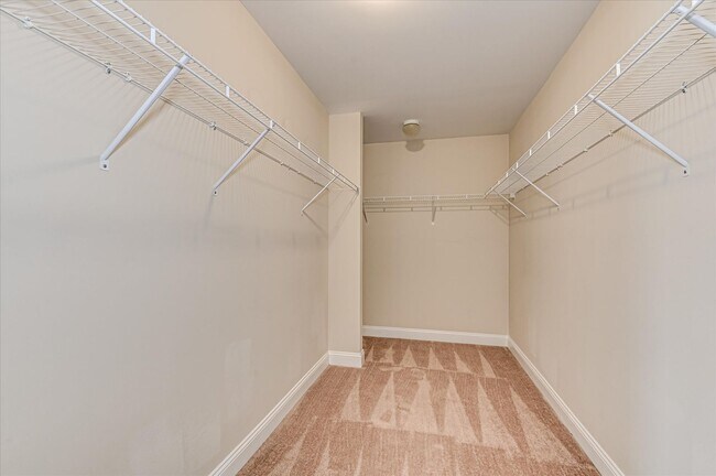 Building Photo - 406 Saterlee Ct
