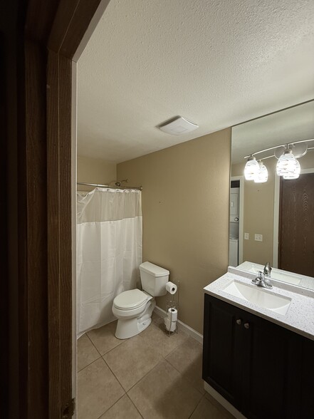 Building Photo - 712 Avenue B