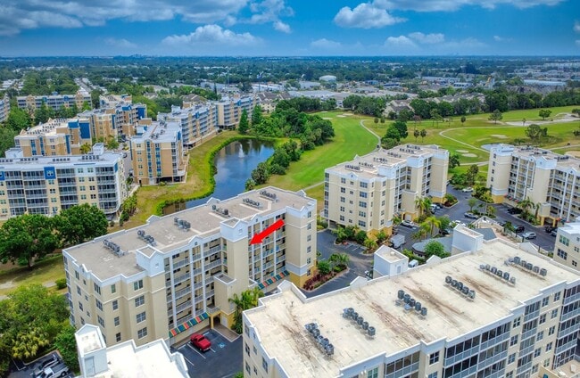 Building Photo - Updated 3 bedroom unit overlooking the Eas...