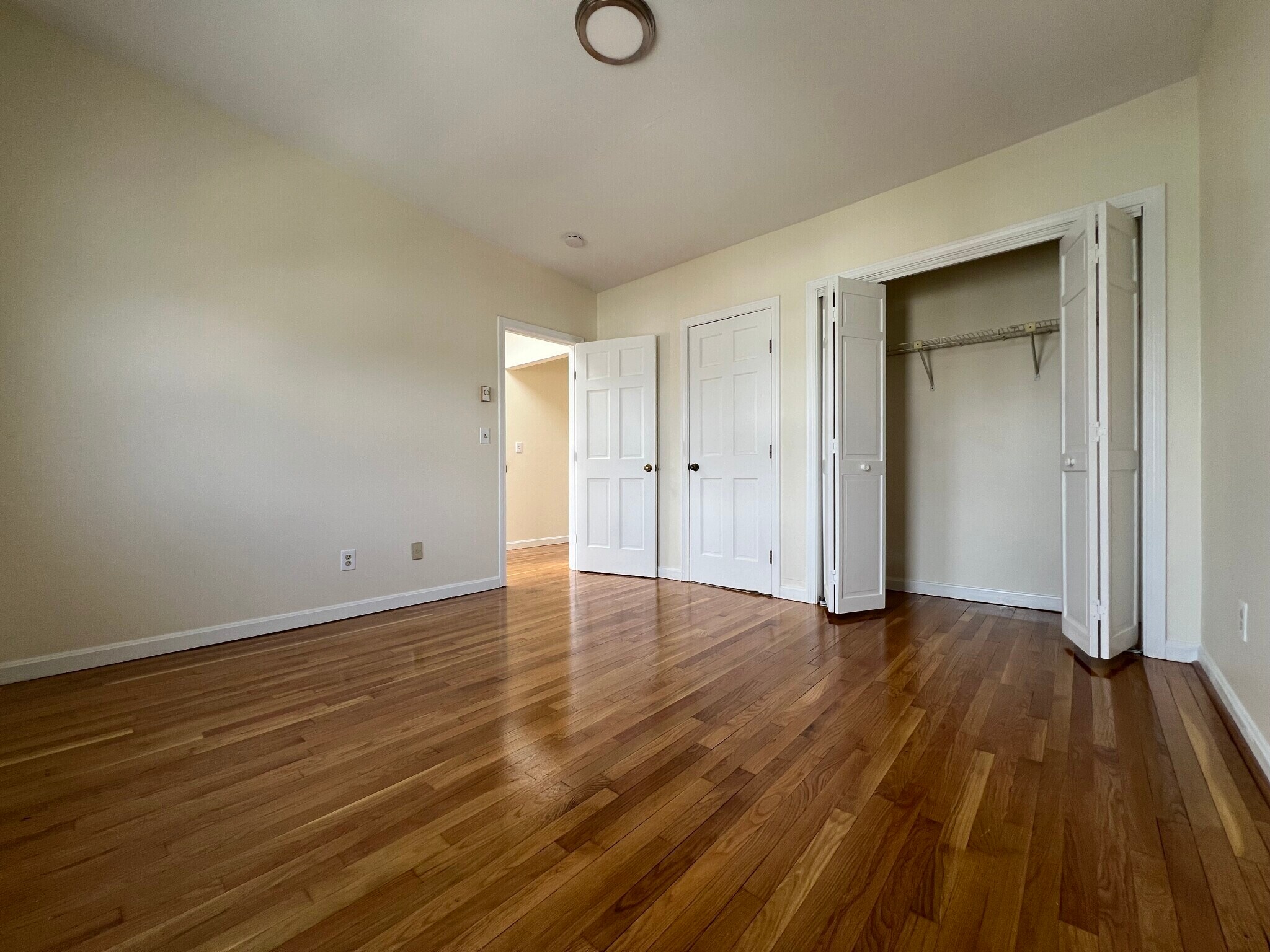 Building Photo - 114 Charles St