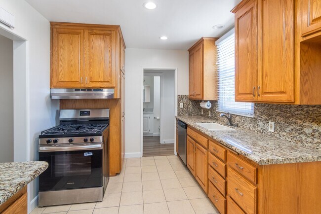 Building Photo - 22436 Avenue San Luis