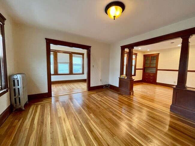 Building Photo - 20 Wilshire St