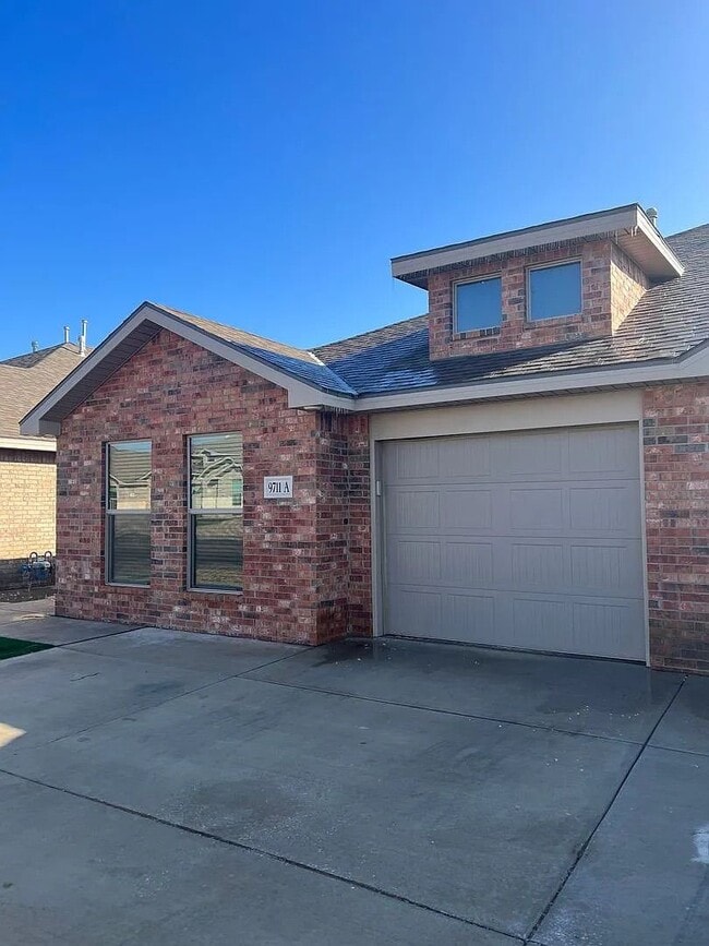 Building Photo - Upland Heights- 7053
