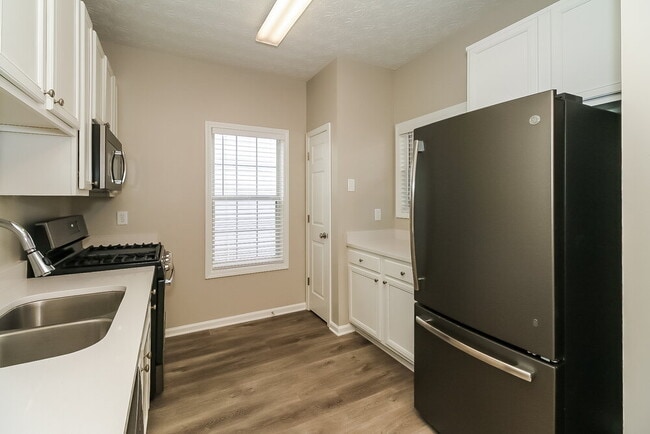 Building Photo - 7567 Winderemere Park