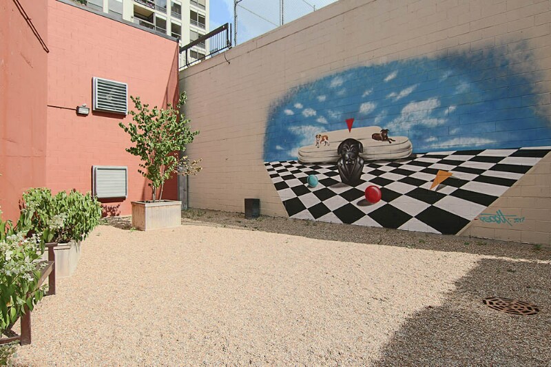 Building Photo - 221 W Scott St