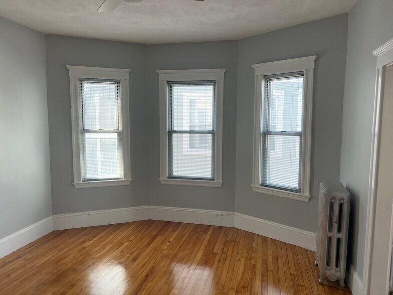 Building Photo - 48 Bowdoin St