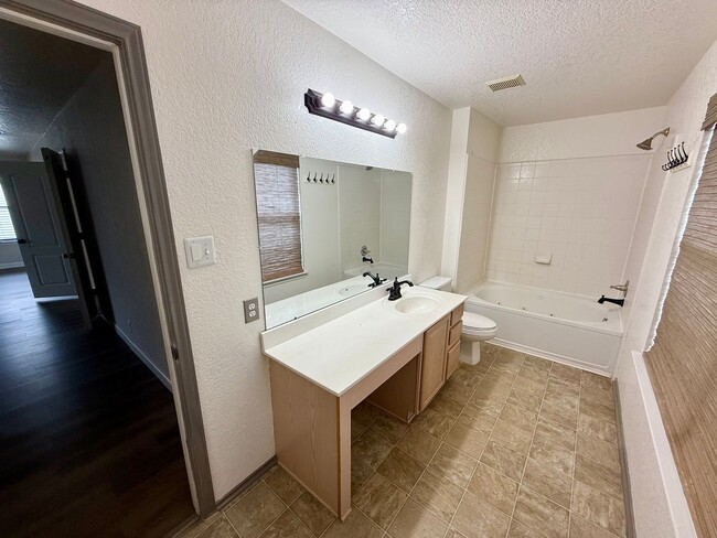 Building Photo - 3-bed 2.5bath home near Seaworld