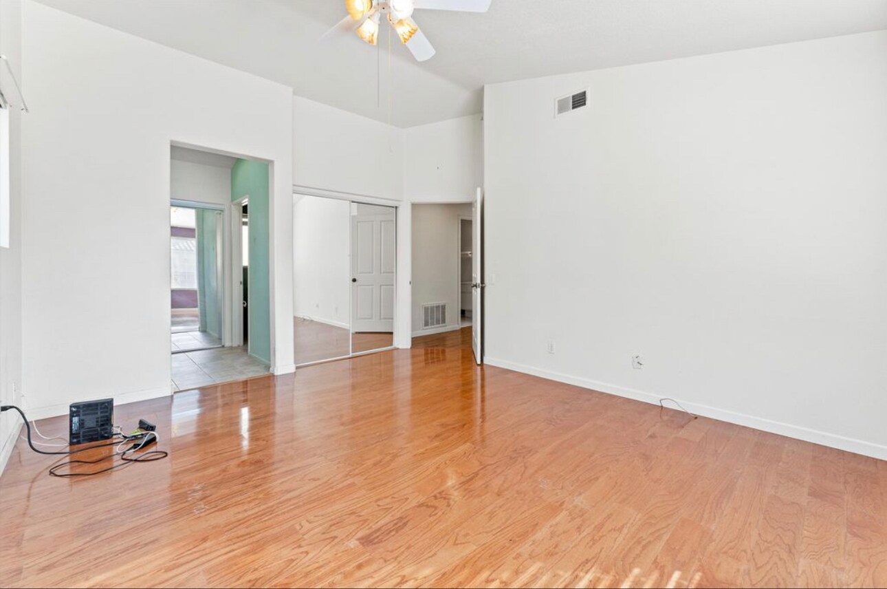 Building Photo - 35 Fleurance St