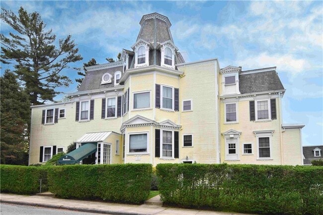 Building Photo - 45 Ayrault St