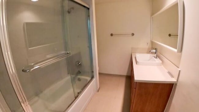 Building Photo - Beautiful 3 Story Townhouse with Roof Deck and Parking in Culver City!