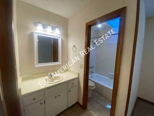 Building Photo - 19 Winfield Way