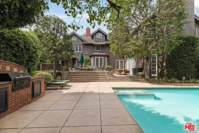 Building Photo - 226 Palisades Ave