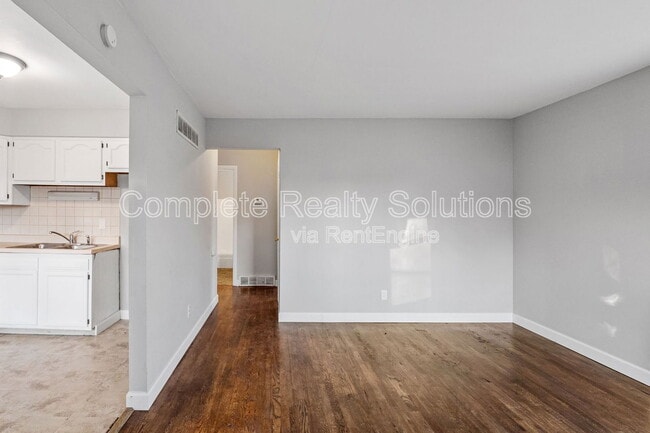 Building Photo - 6200 Flint Ave