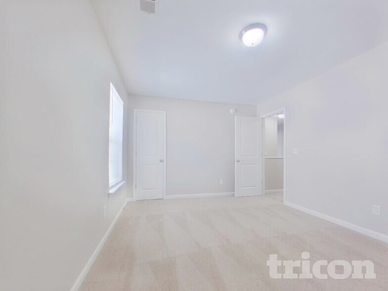 Building Photo - 344 Longfellows Ln