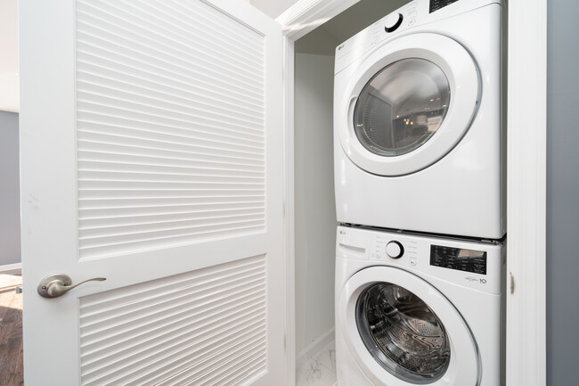 Washer & Dryer in Unit - 235 16th Ave