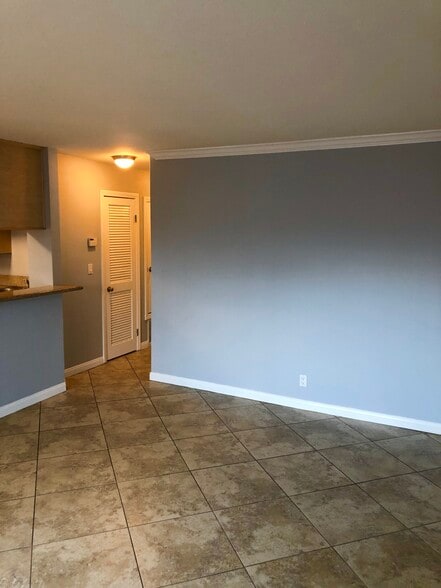 Building Photo - 101 S Spruce St