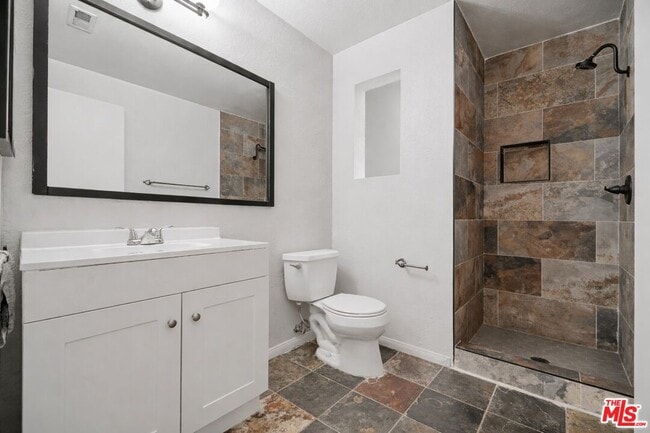 Building Photo - 77 Willowcrest Ln